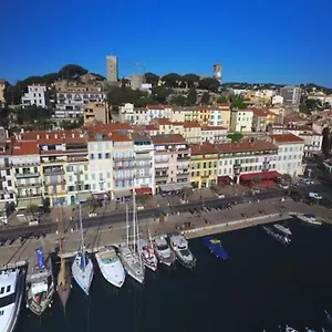  Apartment Old Port, Seafront & Seaview Wifi & Ac