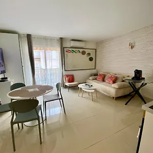 3 Pieces- Vieux Port- Terrasse - Parking Possible Appartamento